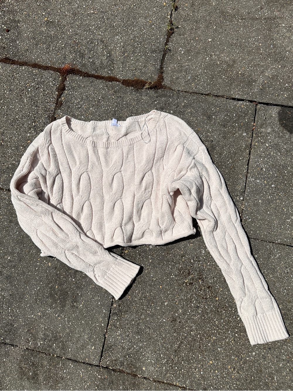 Garage Cream Chunky Cable-Knit Cropped Crewneck Sweater Medium